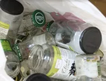 Як правильно сортувати сміття пластик, скло, папір, метал скло