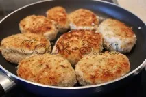 Котлети курячі з сиром - Покроковий рецепт з фото, Страви з курки рецепт