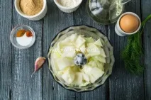 Курячі котлети з капустою та часником - Смачно та просто часником