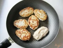 Курячі котлети з вершками. курячі