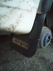 Мінус нерви або універсальні бризковики Sparco універсальні