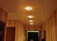 Натяжні стелі у кімнаті кімнаті