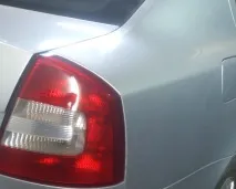 Незрозуміла пляма під лаком авто