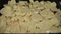 Рецепт Картопля запечена зі свининою, баклажанами та грибами рецепт