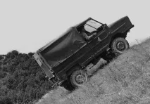 Надпрохідний радянський позашляховик ЛуАЗ-969 луаз-969