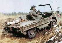 Надпрохідний радянський позашляховик ЛуАЗ-969 позашляховик