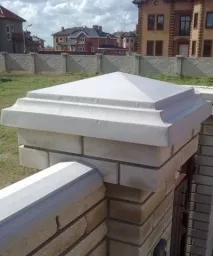 Бетонні ковпаки на стовпи паркану основні види, як вибрати Форми тарозміри покривних конструкцій основні