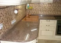 Яка стільниця краще для кухні глянцева з акрилу та каменю, відгуки як вибрати матеріал кухні