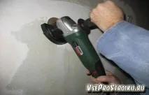 Як зняти стару фарбу зі стін фарбу