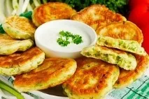 Оладки із зеленої цибулі - Рецепти кулінарії цибулі