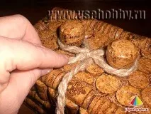 Подарункова скринька з винних пробок, Хрестик пробок