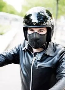 Стильні шкіряні маски як зручна альтернатива громіздкому мотошолому шкіряні