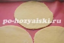Торт з пісочного тіста з шоколадним кремом. кремом