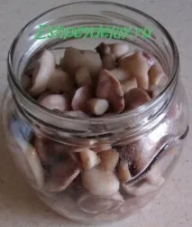 Смачні мариновані маслюки. маслюки