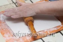 Яблучні трикутники із листкового тіста яблучні