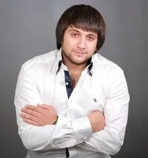 Замовити Ельбруса Джанмірзоєва на корпоратив, весілля, ювілей замовити