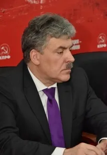 Г.А. Зюганов: "Ми щільно працюємо з трудовими колективами і впевнені, що вони нас підтримають" щільно