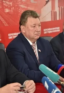 Г.А. Зюганов: "Ми щільно працюємо з трудовими колективами і впевнені, що вони нас підтримають" працюємо