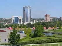 Донецьк уже звик засипати під гуркіт канонади донецьк