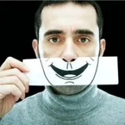 Фальшива посмішка, або як розпізнати нещиру посмішку посмішка
