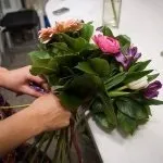 Як правильно скласти букет з живих квітів букет