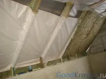 Яку пароізоляцію можна застосувати для даху з мансардою можна