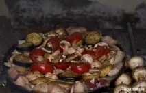 Класичний садж із баранини з грибами та баклажанами баранини