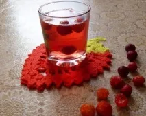 Компот із черешні з кісточками на зиму черешні