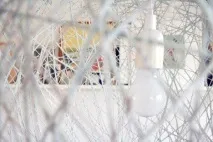 Люстра куля з ниток клеї