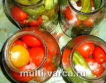 Мариновані огірки з помідорами без стерилізації мариновані