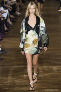 Модні бомбери 2017 фото останніх новинок з подіумів, You in Fashion фото