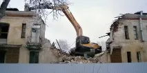 На вулиці Крупській зносять «німецький котедж» заради нового житла. крупській