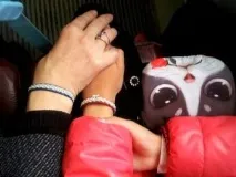 Парні браслети (94 фото) моделі для закоханих пар з гравіюванням та з написом, крила та моделі