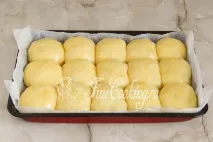 Пиріжки з вишнею в духовці. пиріжки
