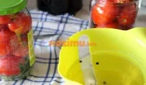 Помідори з чорнобривцями – рецепт на зиму з фото покроково рецепт