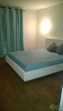 Підлога з натурального дерева підлога