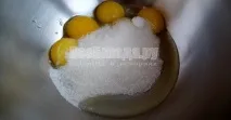 Святковий торт з грильяжем і карамельним кремом своїми руками. кремом