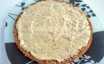 Святковий торт з грильяжем і карамельним кремом своїми руками. карамельним