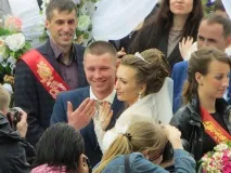 Рекордне весілля в центрі Харкова 48 молодят обмінялися обручками та хором сказали «Так! » (ФОТО) молодят