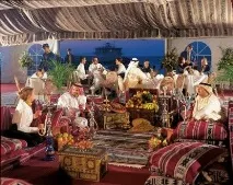 Ресторани та кафе ОАЕ кухня Арабських Еміратів, вартість обіду, вечері (харчування), ціни, скільки коштує кафе