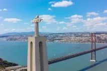 Списав у сусіда хтось копіює чужі пам’ятки хтось