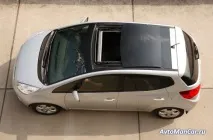 Тест-драйв мінівена Kia Venga фото огляд характеристики ціна відгуки venga