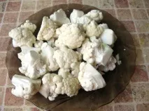 Теплий салат з куркою та цвітною капустою цвітною