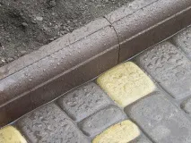 Установка бордюрів каменю