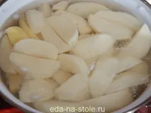 Вареники з картоплею, Їжа на столі картоплею