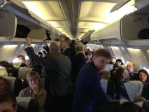 6 надійних способів розлютити сусідів по літаку та екіпаж (20 ФОТО) надійних