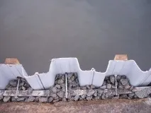 шпунтом
