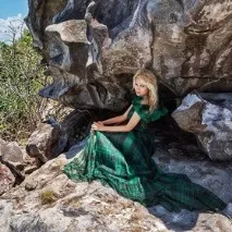 Нескінченні ноги та шикарні вбрання нова фотосесія Яни Рудковської шикарні