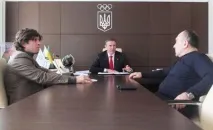 член
