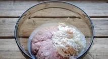 Домашня ковбаса у харчовій плівці - рецепти, калорійність плівці